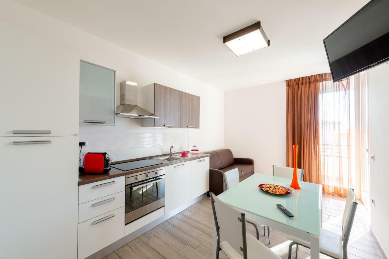 Boca Marina Aparthotel Алба Адриатика Екстериор снимка