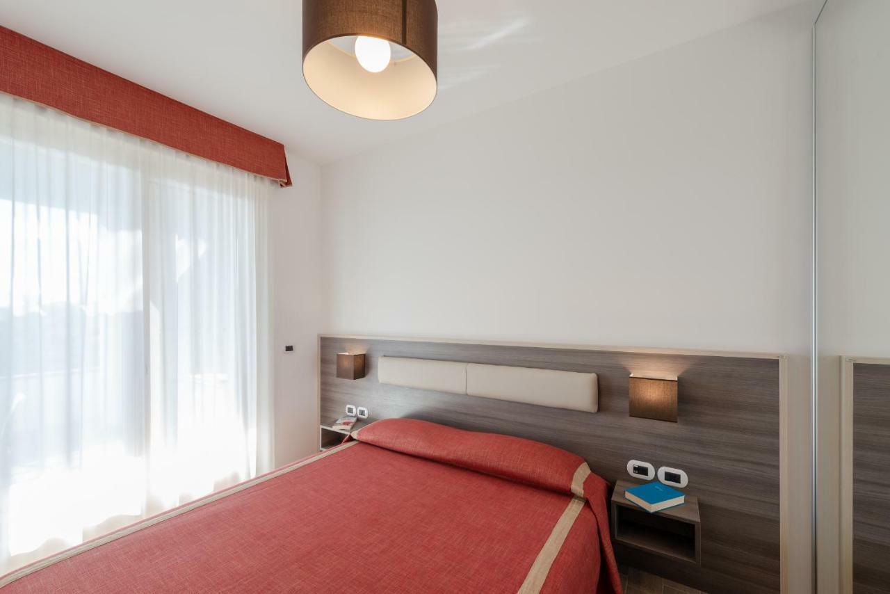 Boca Marina Aparthotel Алба Адриатика Екстериор снимка