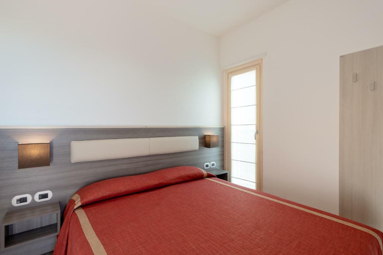 Boca Marina Aparthotel Алба Адриатика Екстериор снимка